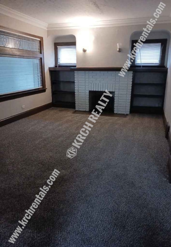 Building Photo - 3-Bed Home with Fireplace and Detached Garage