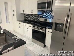 Building Photo - 6231 Pancho Villa Dr