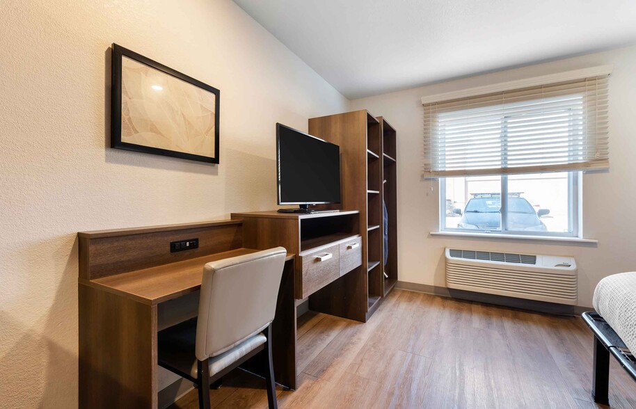 Building Photo - Furnished Studio-Minneapolis - Fridley