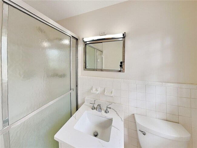 Building Photo - 3908 Bellair Dr