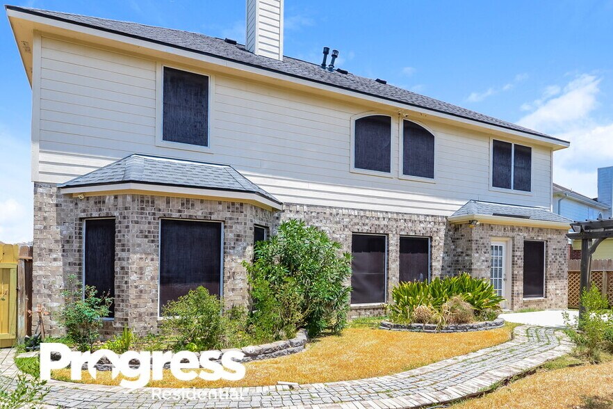 Building Photo - 17811 Memorial Trail Dr