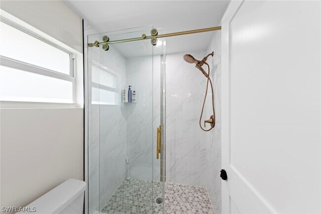 Building Photo - 548 Boulder Dr