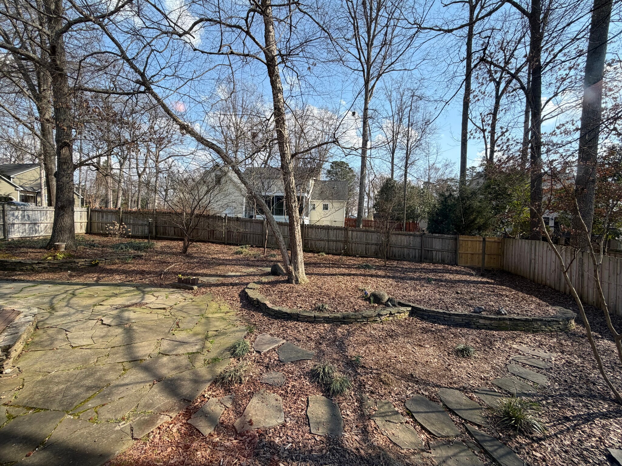 Building Photo - 3901 Buncombe Dr