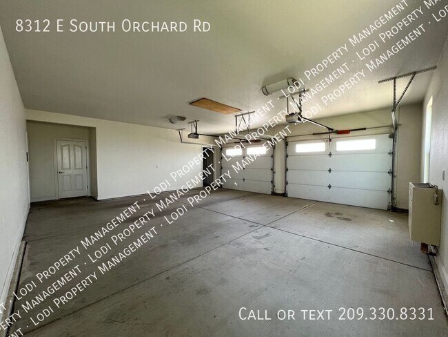 Building Photo - 8312 E Orchard Rd