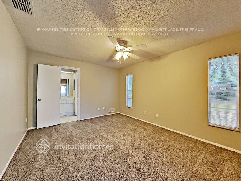 Building Photo - 2212 Cornell Dr