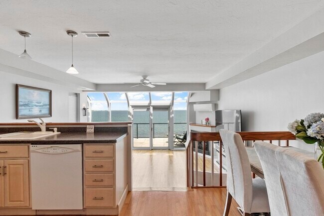 Building Photo - 40 Oceanside Dr