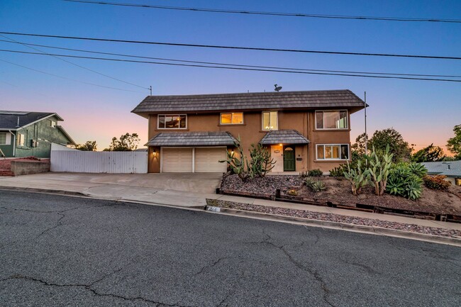 Building Photo - 4 Bedrooms, 3 Bathroom, Two Story Home With Pool