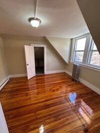 Building Photo - Charming 1-Bedroom Apartment in Russell, MA