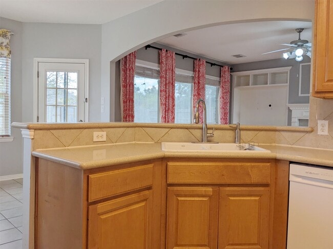 Building Photo - 3054 Summercrest Dr