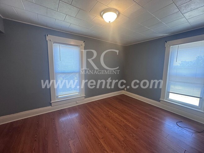 Building Photo - 526-2E Main-E