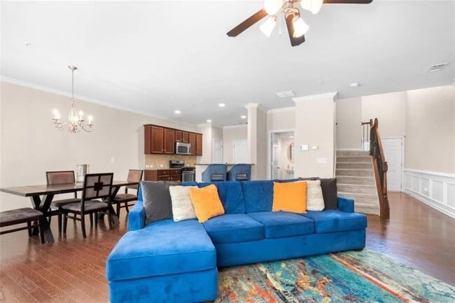 Building Photo - 6022 Mayfield Way SE