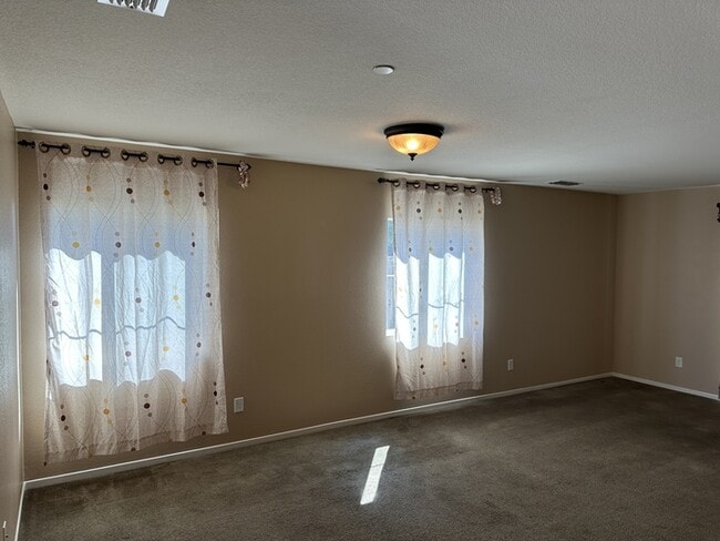 Building Photo - Stockton 4 Bedroom 2.5 Bathroom Home.