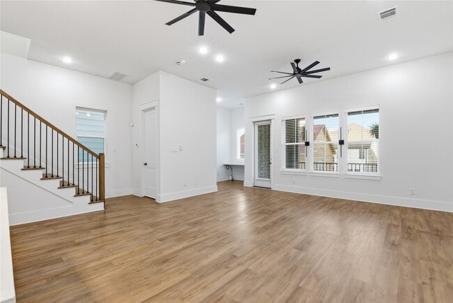 Building Photo - 1243 W 23rd St