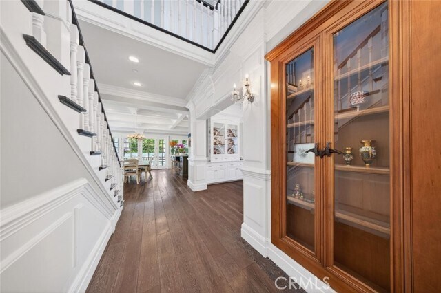 Building Photo - 4533 Farmdale Ave