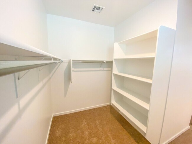 Building Photo - 6980 E Gamebird Way