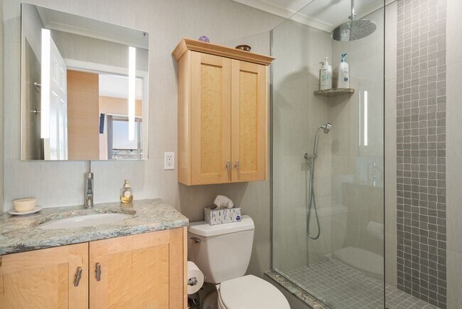 Building Photo - 197 8th St