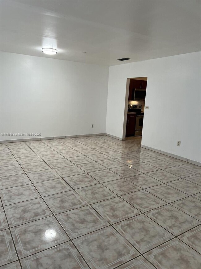 Building Photo - 3 bedroom in North Miami FL 33161