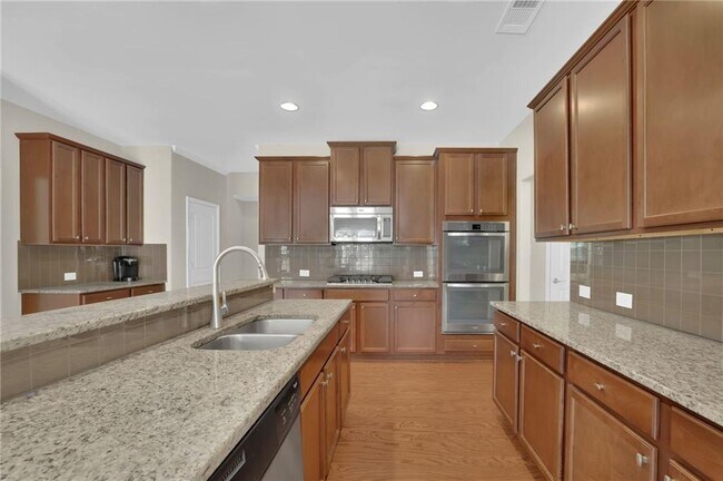 Building Photo - 1710 Eastbrooke Pl