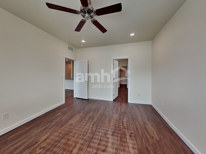 Building Photo - 9471 W Bowie Ct