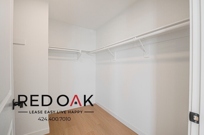 Building Photo - 856 S Gramercy Dr