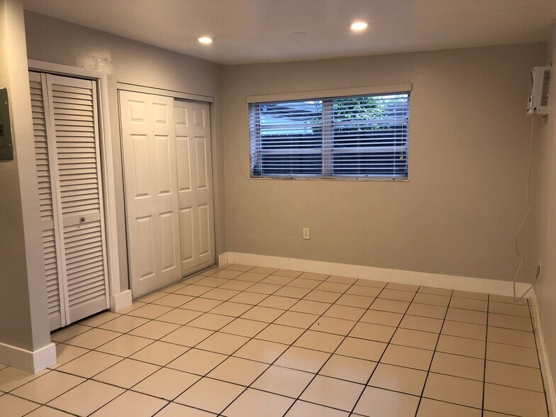 Building Photo - 8962 SW 40th Terrace