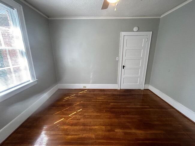 Building Photo - 128 S Edisto Ave