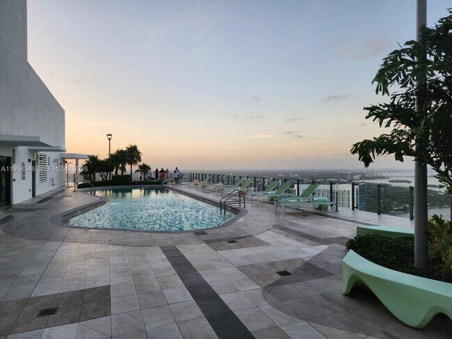 Building Photo - 501 NE 31st St