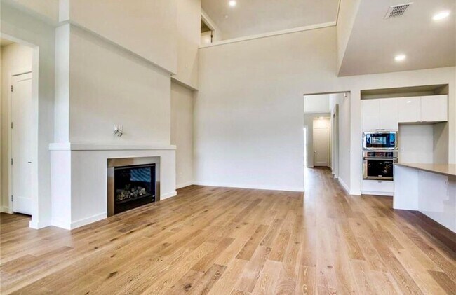 Building Photo - 4031 Heatherton Dr