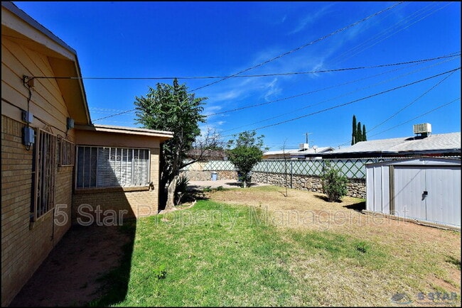 Building Photo - 5613 Creston Ave