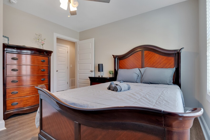 Building Photo - 764 Mary Ln