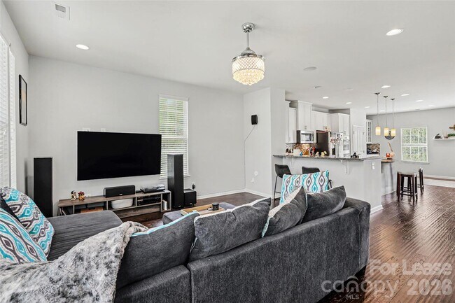 Building Photo - 4011 Zilker Park Dr