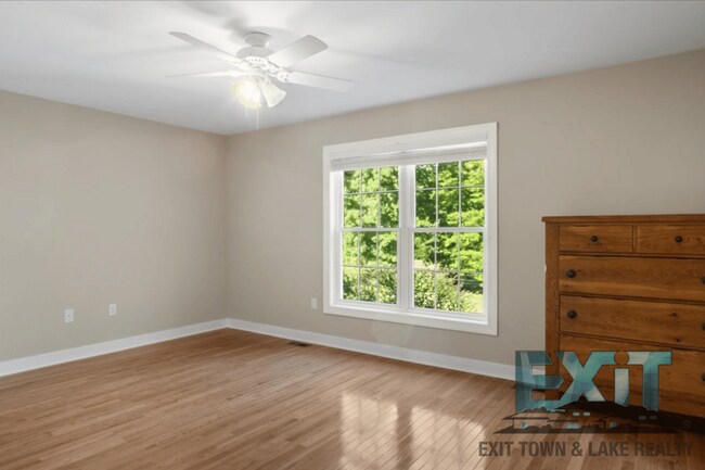 Building Photo - Pristine 3 Bedroom 2 Bath Home in Tanglewo...