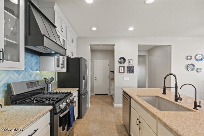 Building Photo - 2674 E Cherry Hill Dr