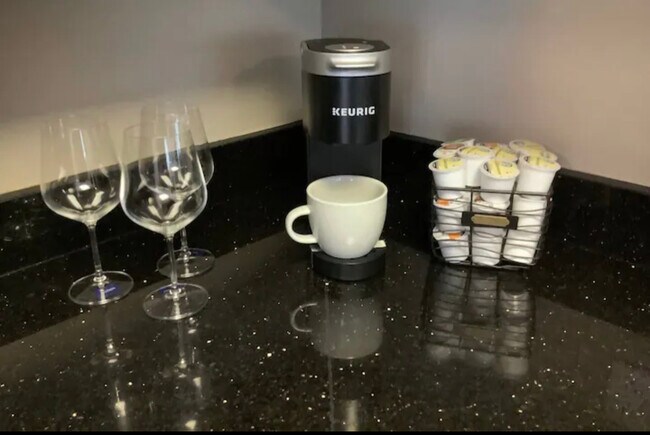 Building Photo - 560 Morgan St NE