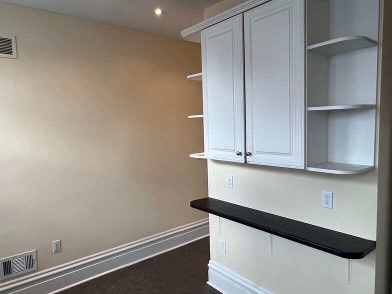 Kitchen - 1721 McCullough St