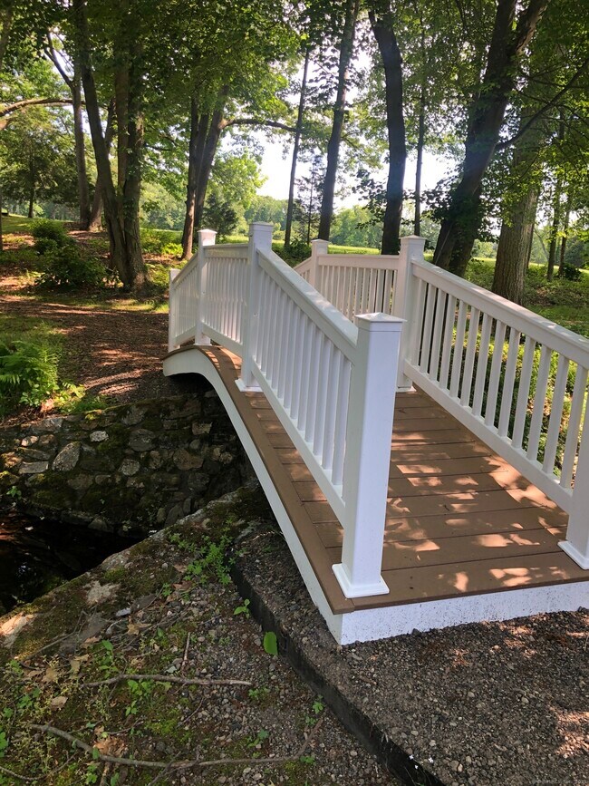 Building Photo - 1623 Old Pond Ln