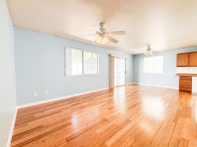 Building Photo - 2 BR/1BA | Newly Renovated Condo | In Orem!