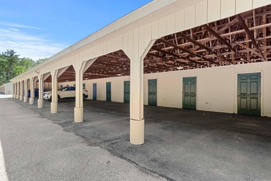 Building Photo - 2108 White Cedar Blvd