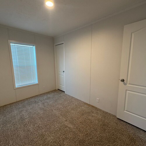 Building Photo - 235 Sycamore Loop