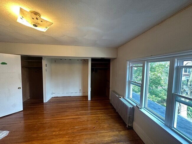 Building Photo - 74 Pearson Ave