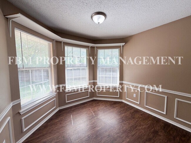 Building Photo - 1000 Short Line Blvd