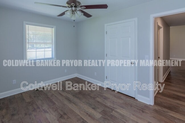 Building Photo - 150 Scenic Dr