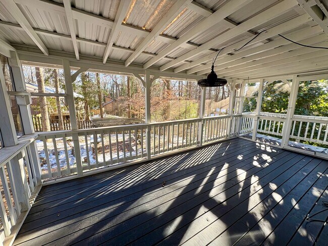 Building Photo - 101 Knight Cir