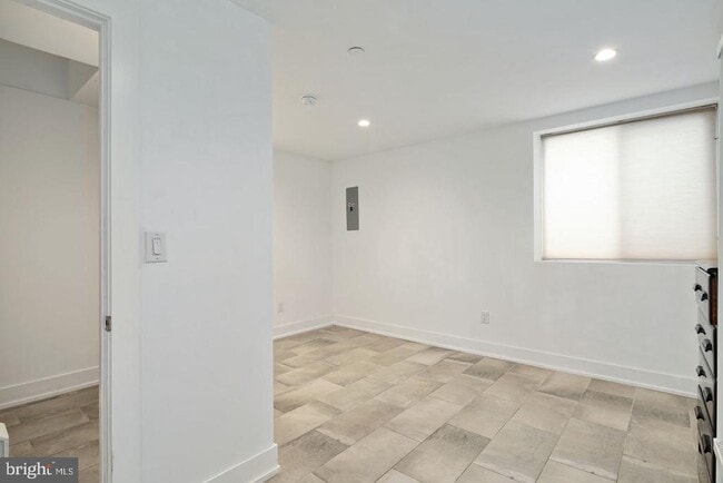 Building Photo - 144 W Wildey St
