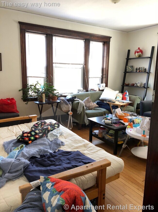 Building Photo - 14 Centre St