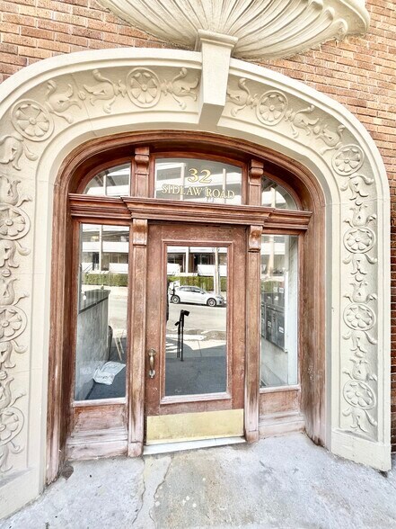 Building Photo - 32 Sidlaw Rd