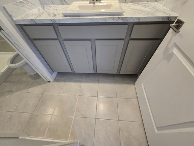 Building Photo - 140 Bandol St