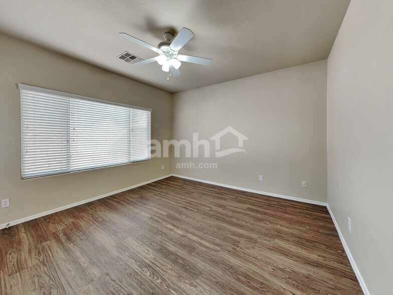 Building Photo - 16282 W Mercer Ln