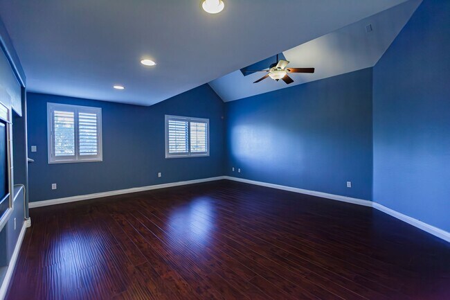 Building Photo - Queensridge Home