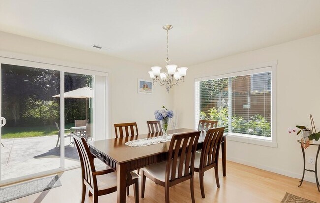 Building Photo - Snoqualmie home for rent - 3 bed, 2.5 bath, spacious loft.